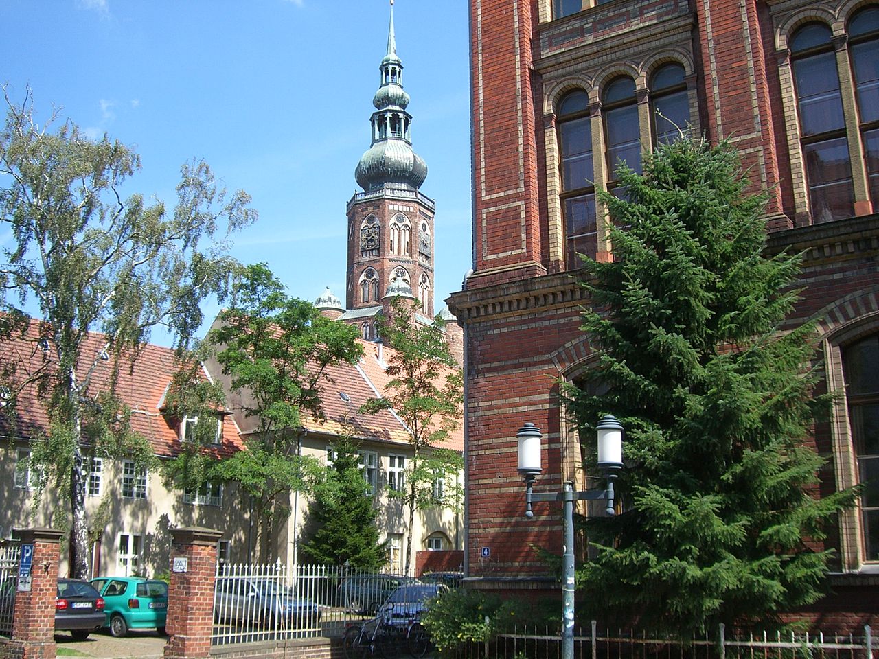 Greifswald - Alte Unibibliothek und Dom