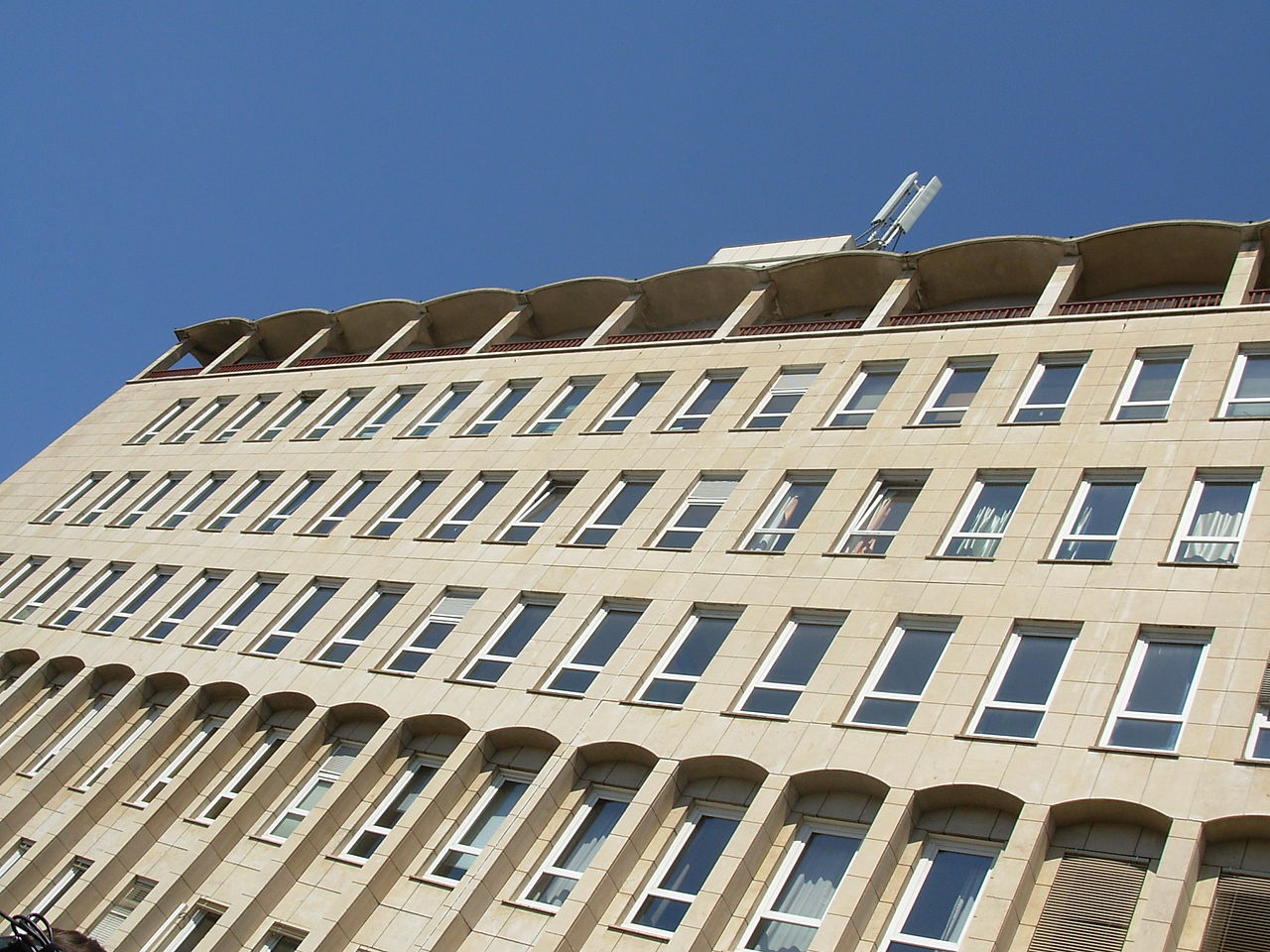 Façade de la faculté de lettres d'Aix-en-Provence